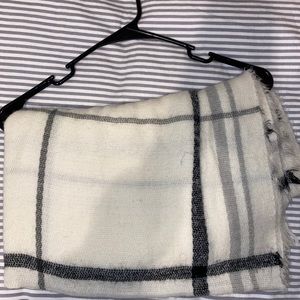 Old navy scarf